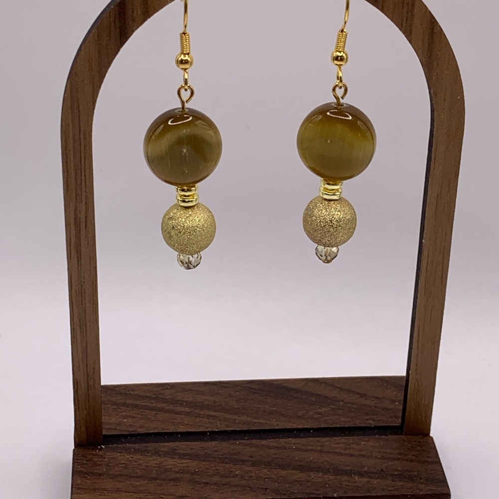 Elegant Gold Drop Earrings with Natural Cats Eye - Picture 3 of 8